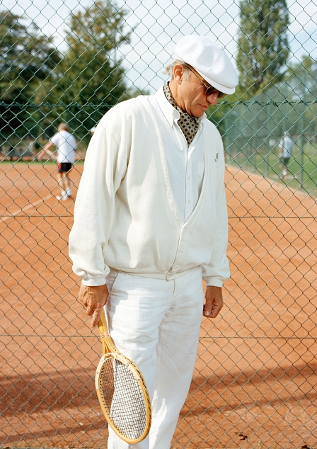 Louie Austen am Tennisplatz